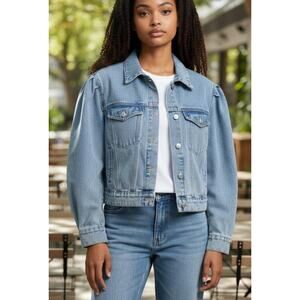 Denim Jacket Womens Large Light Wash Cropped Puff Shoulder Unworn NWOT Mable L